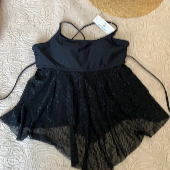 BEACHSISSI - Picture 1 of 6